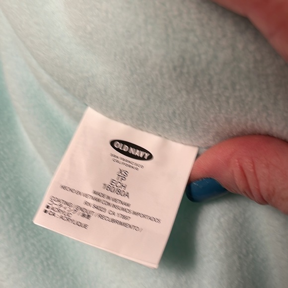 Old Navy puffer vest sea foam green. - Picture 6 of 8